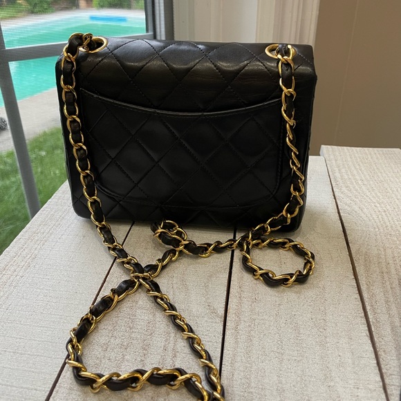 💕Vintage CC Mini Square / Price is Firm 🤗 - Picture 4 of 13